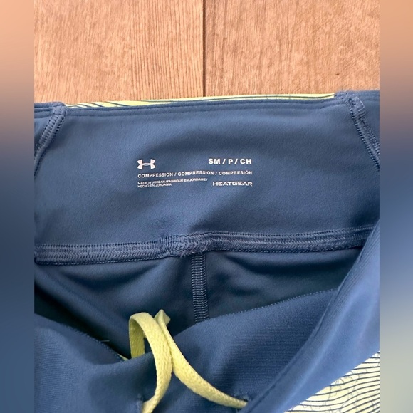 Under Armour Heat Gear Compression Fit Women’s Active Leggings unique colors - Picture 3 of 10